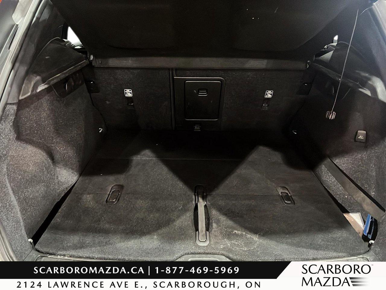 2019 Volvo XC40 Momentum Photo