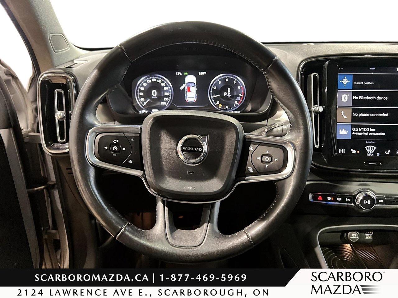 2019 Volvo XC40 Momentum Photo