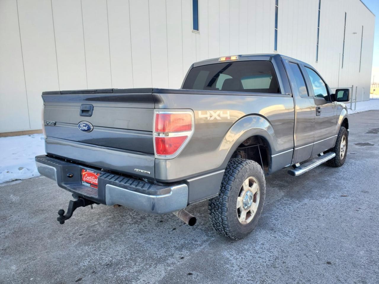 2011 Ford F-150 XLT 4x2 Super Cab Styleside 8 ft. box 163 in. WB Automatic Photo4