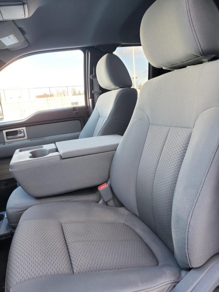 2011 Ford F-150 XLT 4x2 Super Cab Styleside 8 ft. box 163 in. WB Automatic Photo