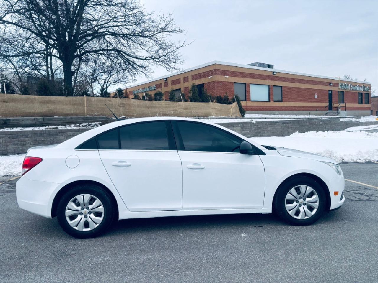 2012 Chevrolet Cruze 4dr Sedan Eco w/1SA Photo