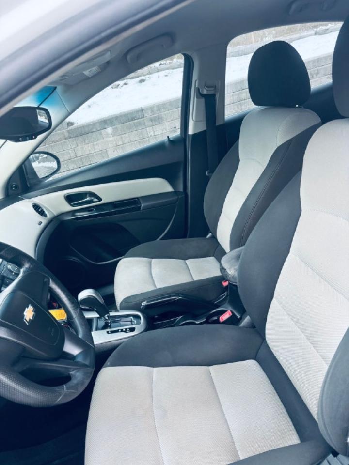 2012 Chevrolet Cruze 4dr Sedan Eco w/1SA Photo