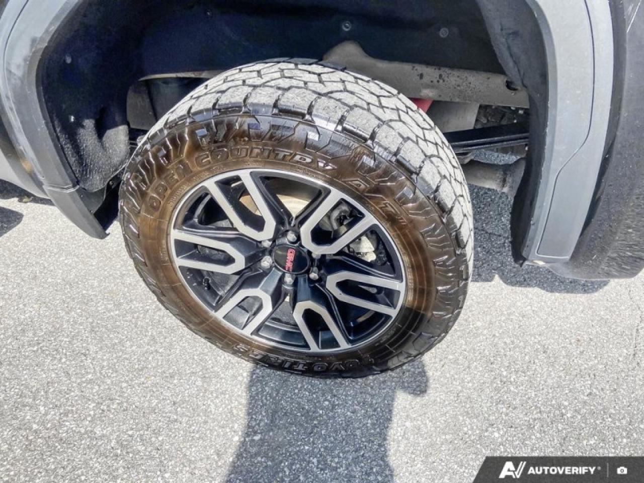 2023 GMC Sierra 1500 AT4  AT4, CREW, SUNROOF, 6.2 V8, PREFERRED Photo