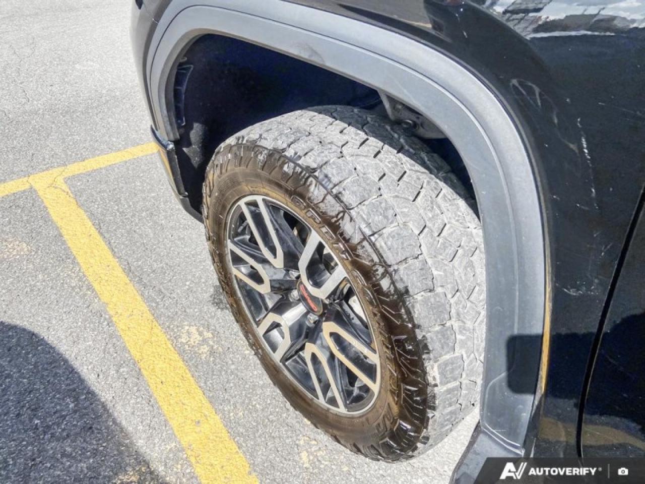 2023 GMC Sierra 1500 AT4  AT4, CREW, SUNROOF, 6.2 V8, PREFERRED Photo