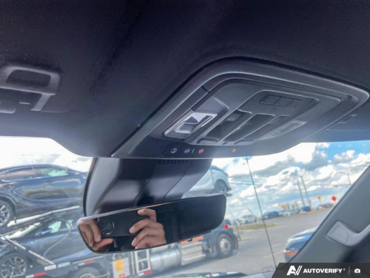 2023 GMC Sierra 1500 AT4  AT4, CREW, SUNROOF, 6.2 V8, PREFERRED Photo