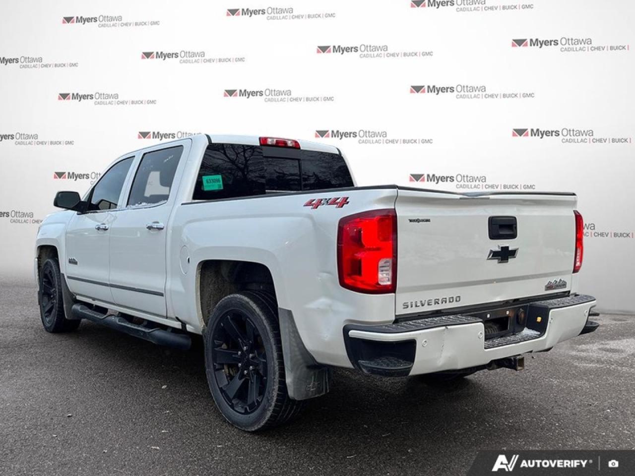 2018 Chevrolet Silverado 1500 High Country  HIGH COUNTRY, SUNROOF, 6.2 V8, LEATHER Photo3