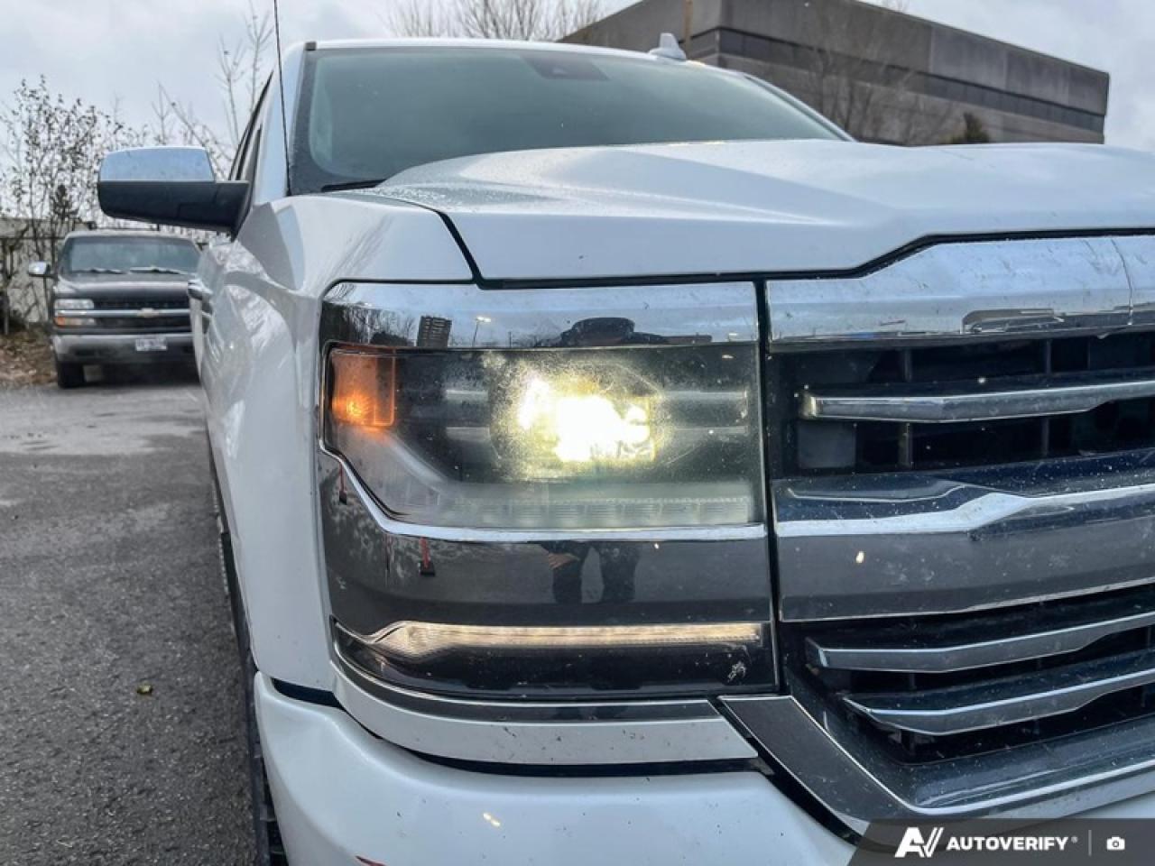 2018 Chevrolet Silverado 1500 High Country  HIGH COUNTRY, SUNROOF, 6.2 V8, LEATHER Photo