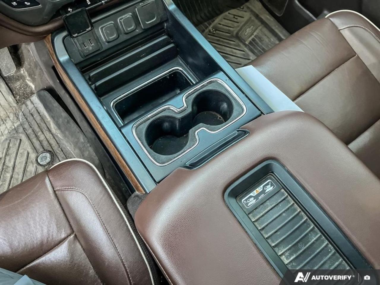 2018 Chevrolet Silverado 1500 High Country  HIGH COUNTRY, SUNROOF, 6.2 V8, LEATHER Photo