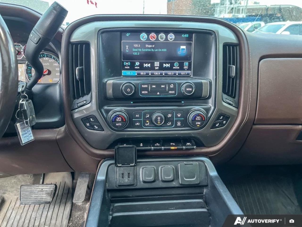 2018 Chevrolet Silverado 1500 High Country  HIGH COUNTRY, SUNROOF, 6.2 V8, LEATHER Photo