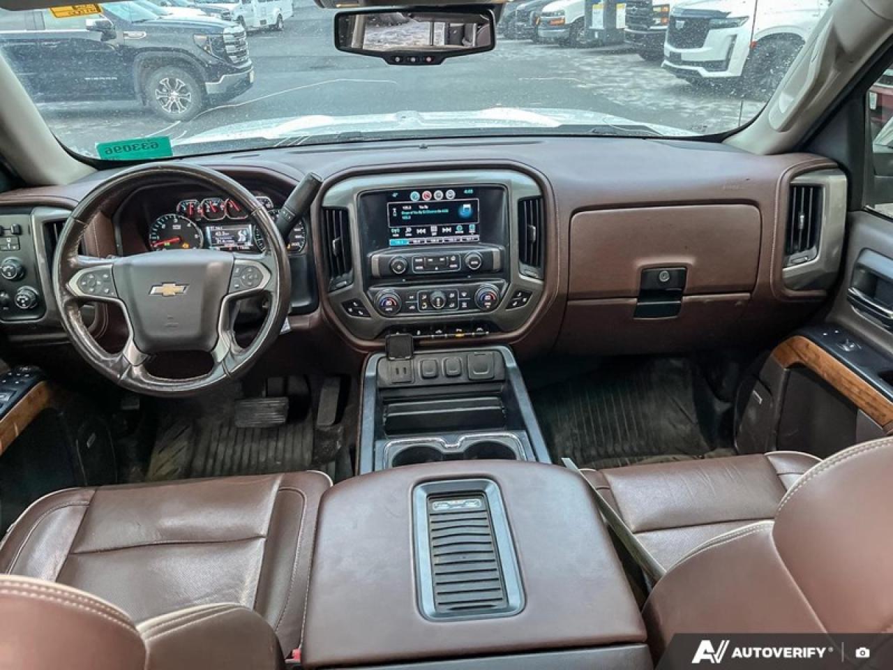 2018 Chevrolet Silverado 1500 High Country  HIGH COUNTRY, SUNROOF, 6.2 V8, LEATHER Photo