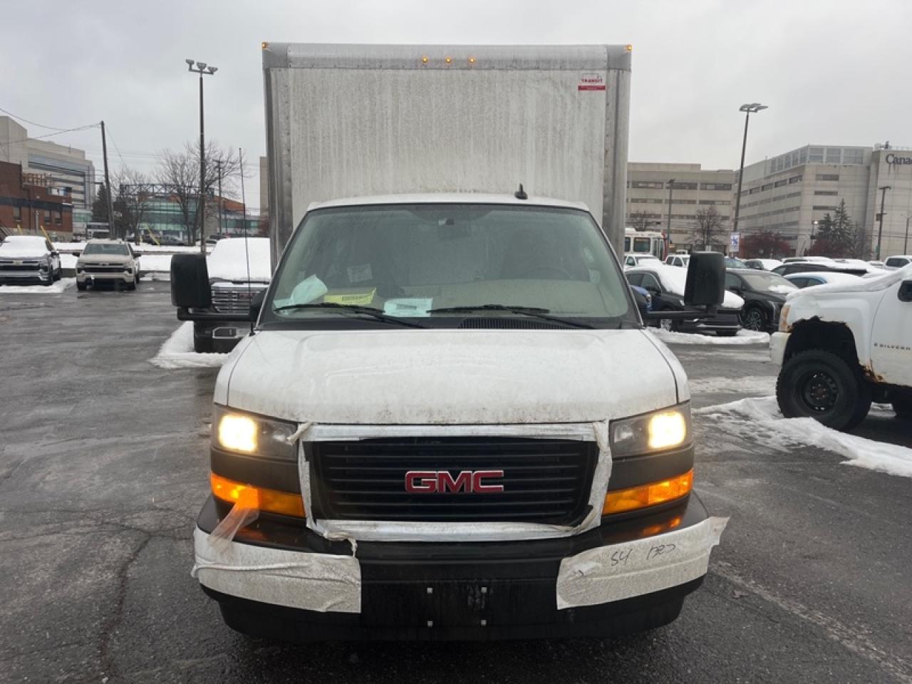 2025 GMC Savana Commercial Cutaway 177  SAVANA CUTAWAY 177" W/B 6.6 GAS 16" CUBE Photo