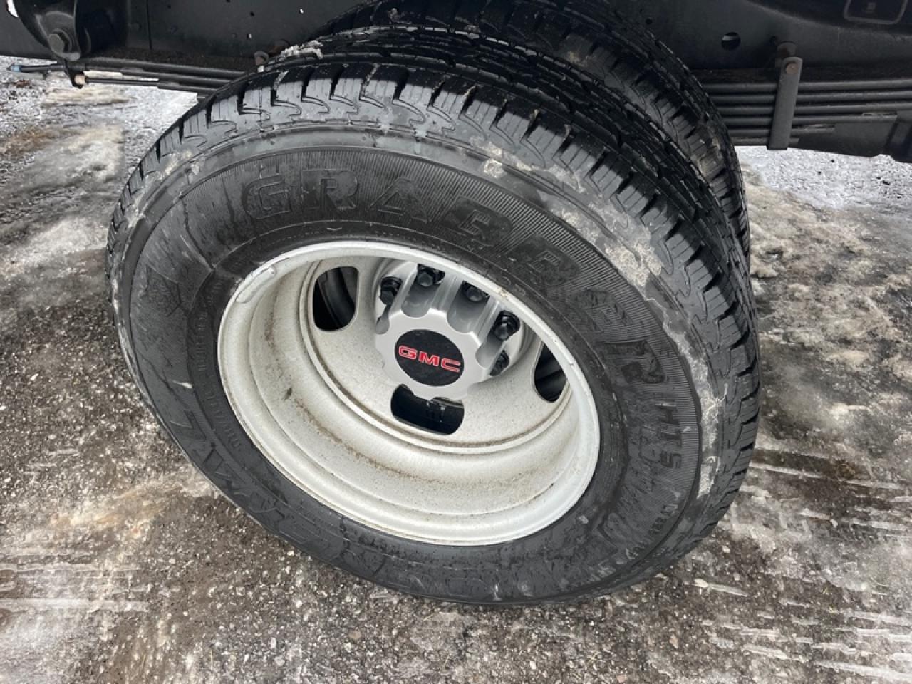 2025 GMC Savana Commercial Cutaway 177  SAVANA CUTAWAY 177" W/B 6.6 GAS 16" CUBE Photo