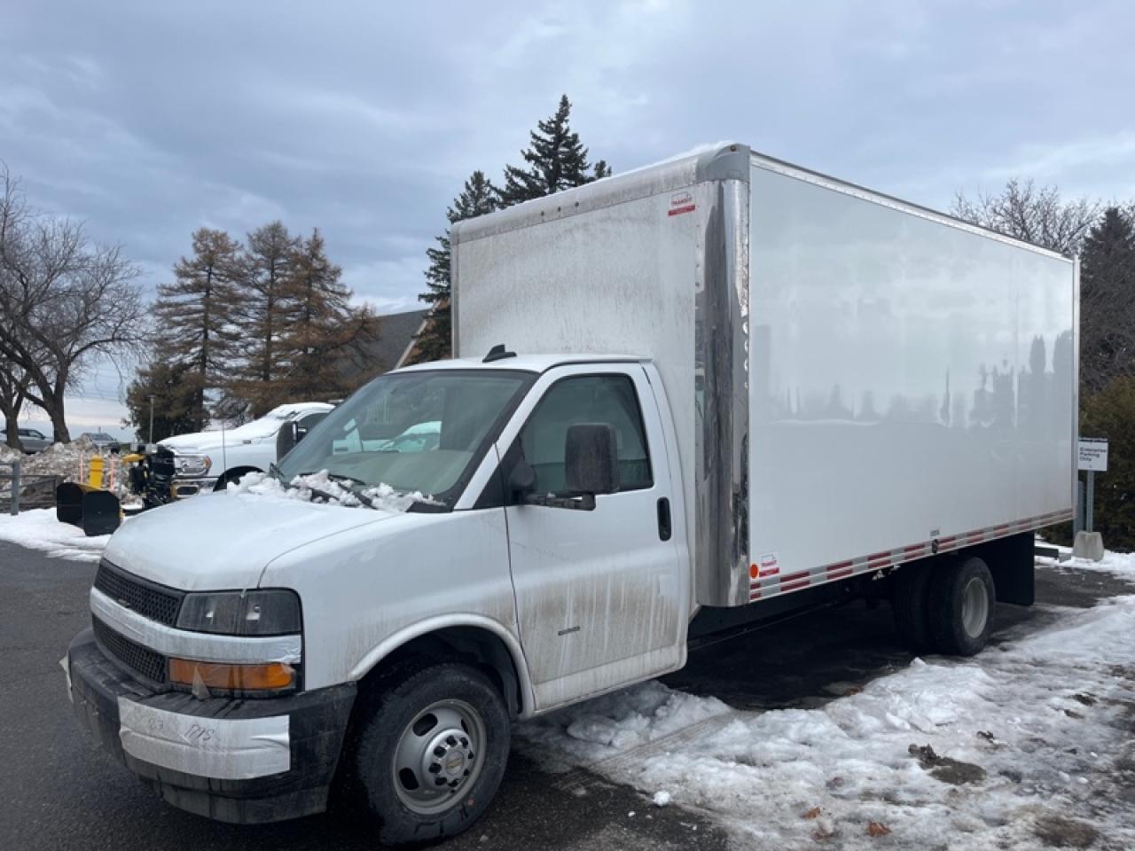 2025 Chevrolet Express Commercial Cutaway Van 177  EXPRESS 3500 CUTAWAY 177" WB Photo