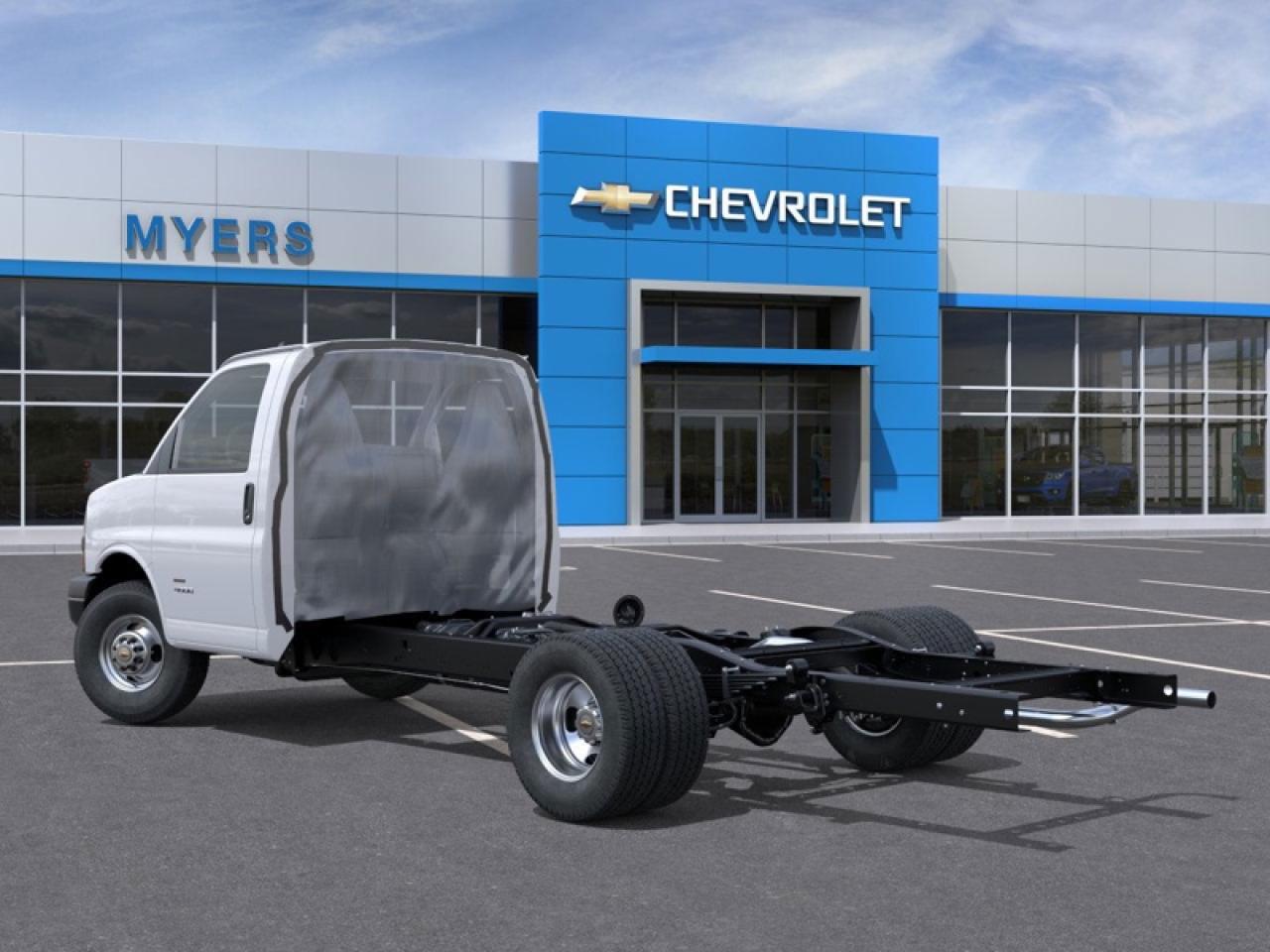 2025 Chevrolet Express Commercial Cutaway Van 159  EXPRESS 12 FOOT CUBE VAN 6.6 GAS Photo2