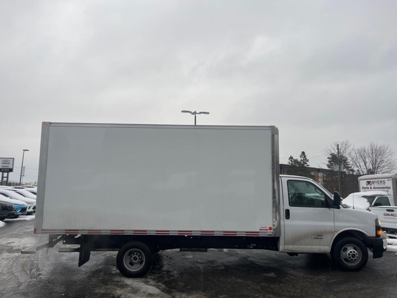 2025 Chevrolet Express Commercial Cutaway Van 159  EXPRESS 12 FOOT CUBE VAN 6.6 GAS Photo