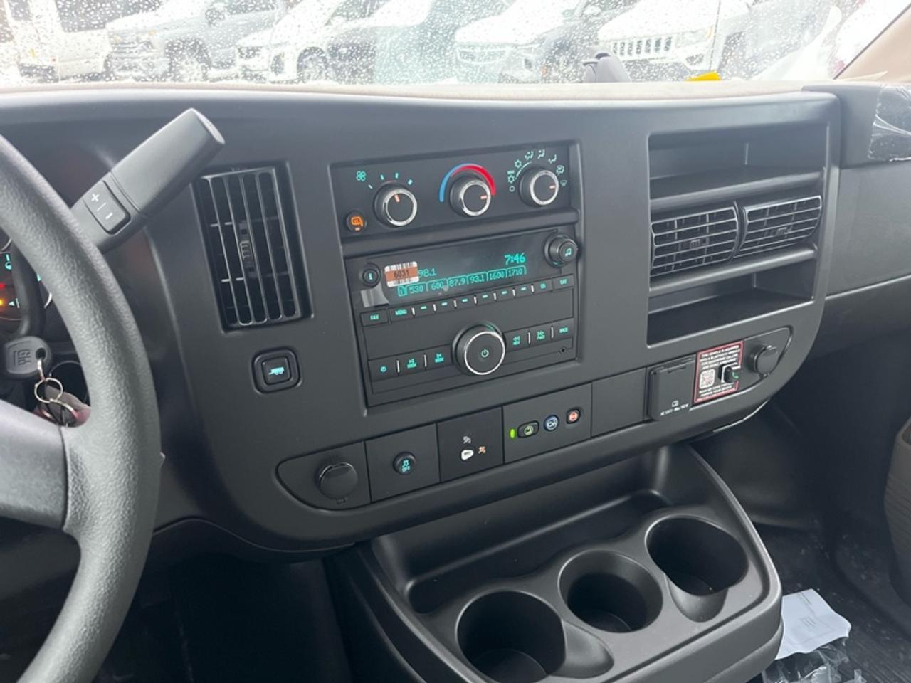 2025 Chevrolet Express Commercial Cutaway Van 159  EXPRESS 12 FOOT CUBE VAN 6.6 GAS Photo