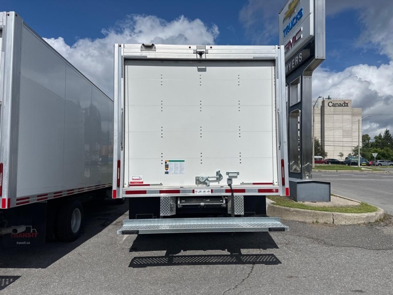 2025 Chevrolet Express Commercial Cutaway Van 159  EXPRESS 12 FOOT CUBE VAN 6.6 GAS Photo