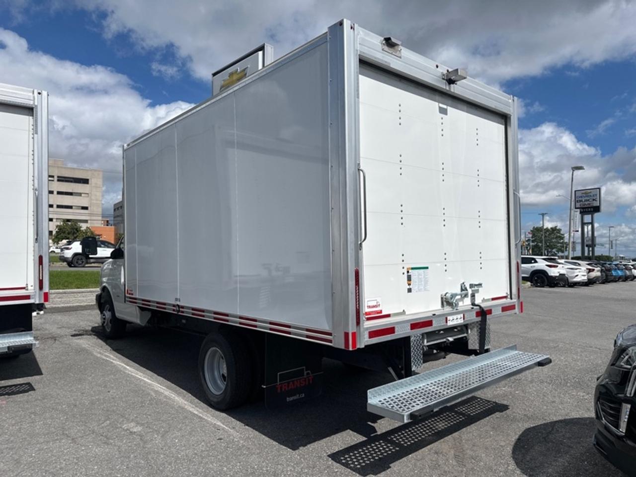 2025 Chevrolet Express Commercial Cutaway Van 159  EXPRESS 12 FOOT CUBE VAN 6.6 GAS Photo