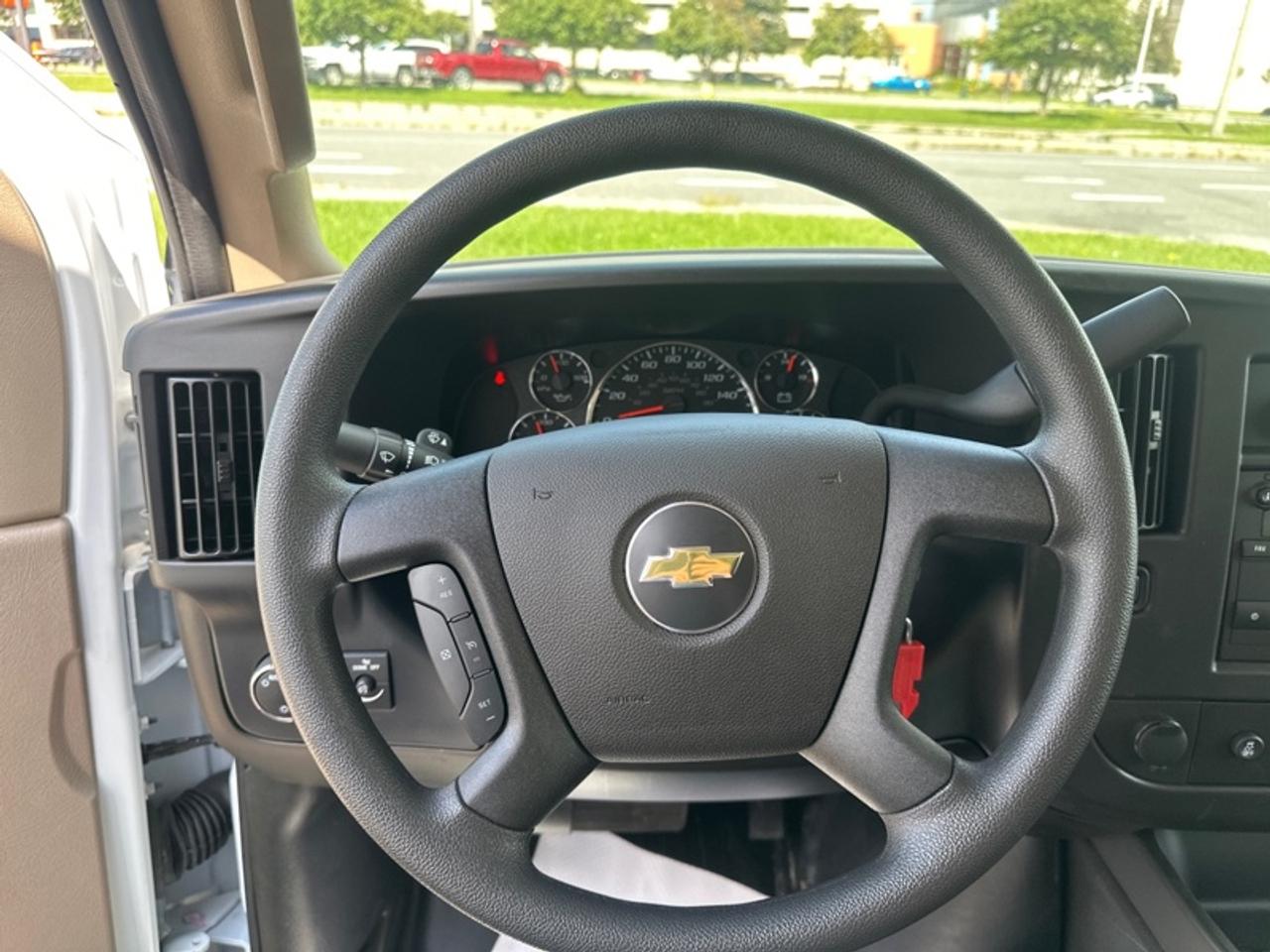 2025 Chevrolet Express Commercial Cutaway Van 159  EXPRESS 12 FOOT CUBE VAN 6.6 GAS Photo