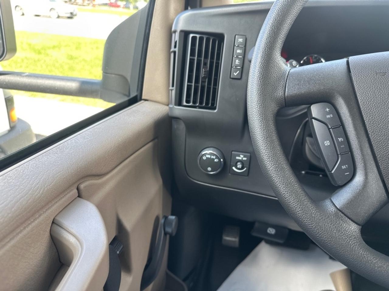 2025 Chevrolet Express Commercial Cutaway Van 159  EXPRESS 12 FOOT CUBE VAN 6.6 GAS Photo