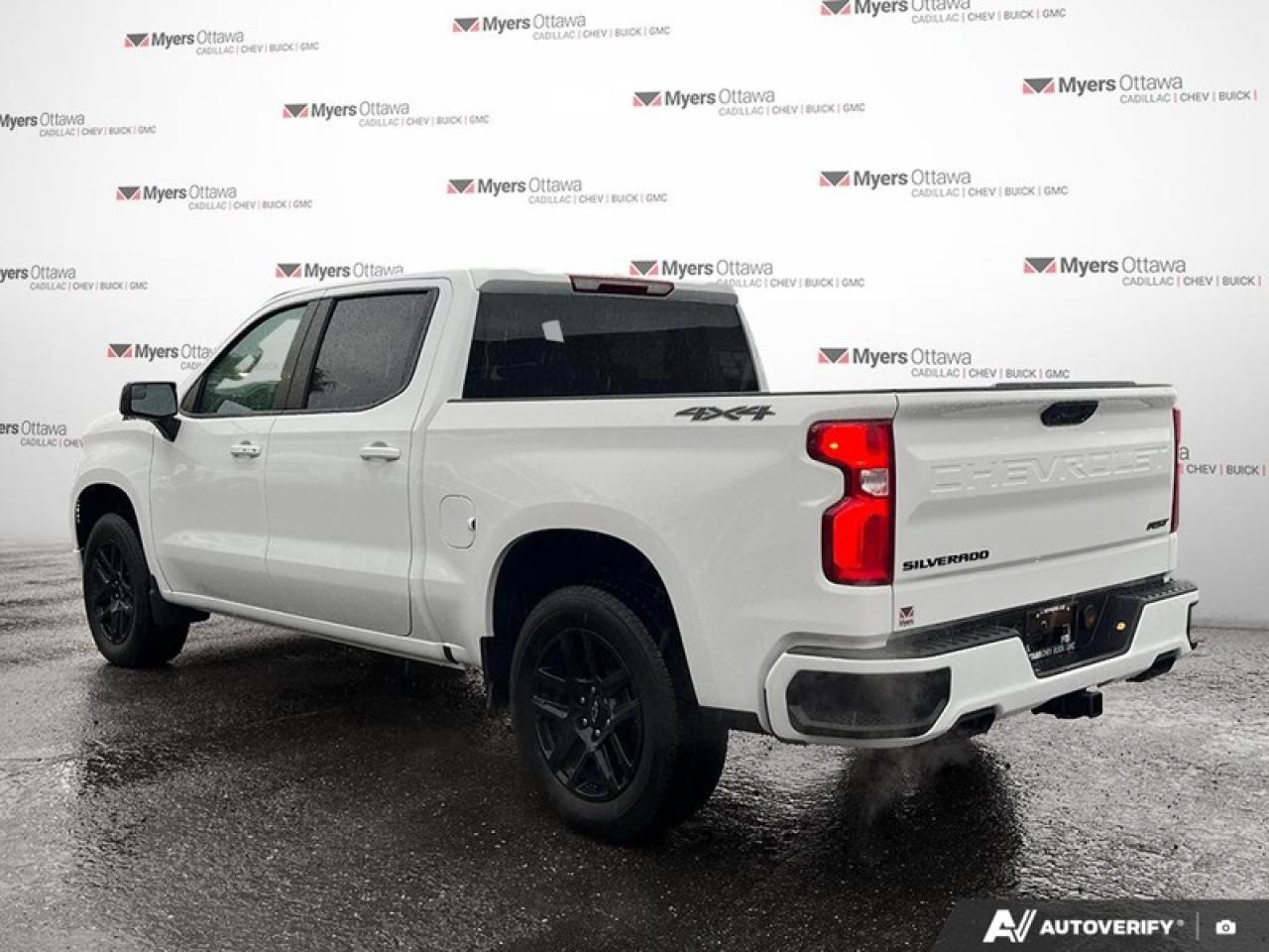 2025 Chevrolet Silverado 1500 RST  RST, CREW, DARK APPEARANCE PKG, 5.3 V8 Photo3