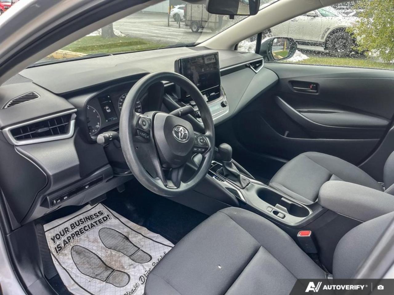 2024 Toyota Corolla LE  LE, AUTO, REAR VISION CAMERA, HEATED SEATS Photo