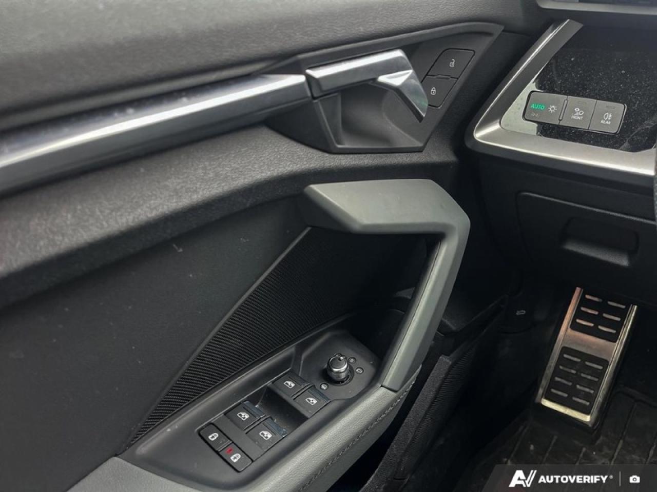 2024 Audi S3 Sedan Progressiv 2.0 TFSI quattro  S3, PROGRESSIVE, SUNROOF, AWD Photo