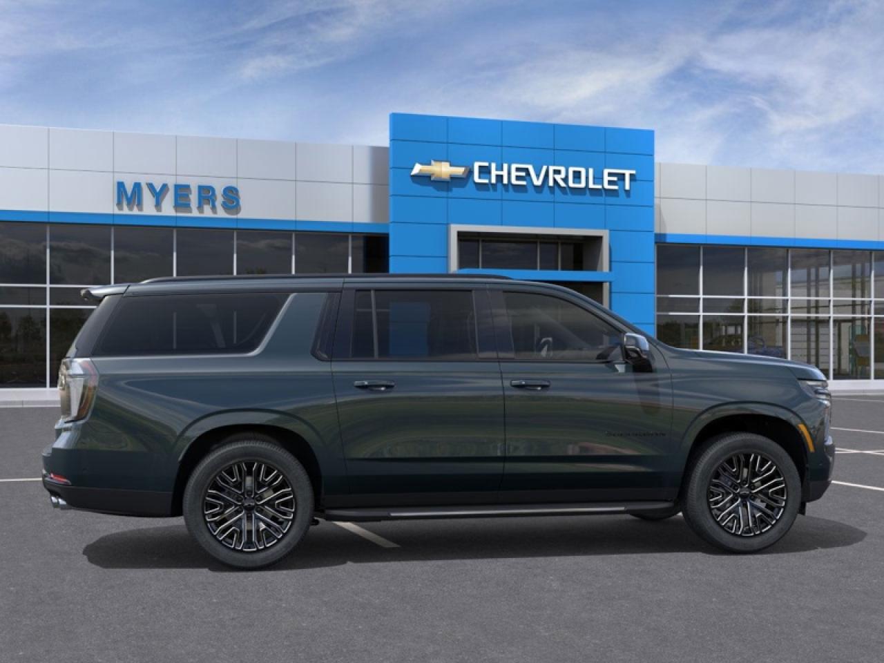 2026 Chevrolet Suburban RST  RST, 5.3 V8, 22'S, COMFORT PACKAGE, SUNROOF Photo4