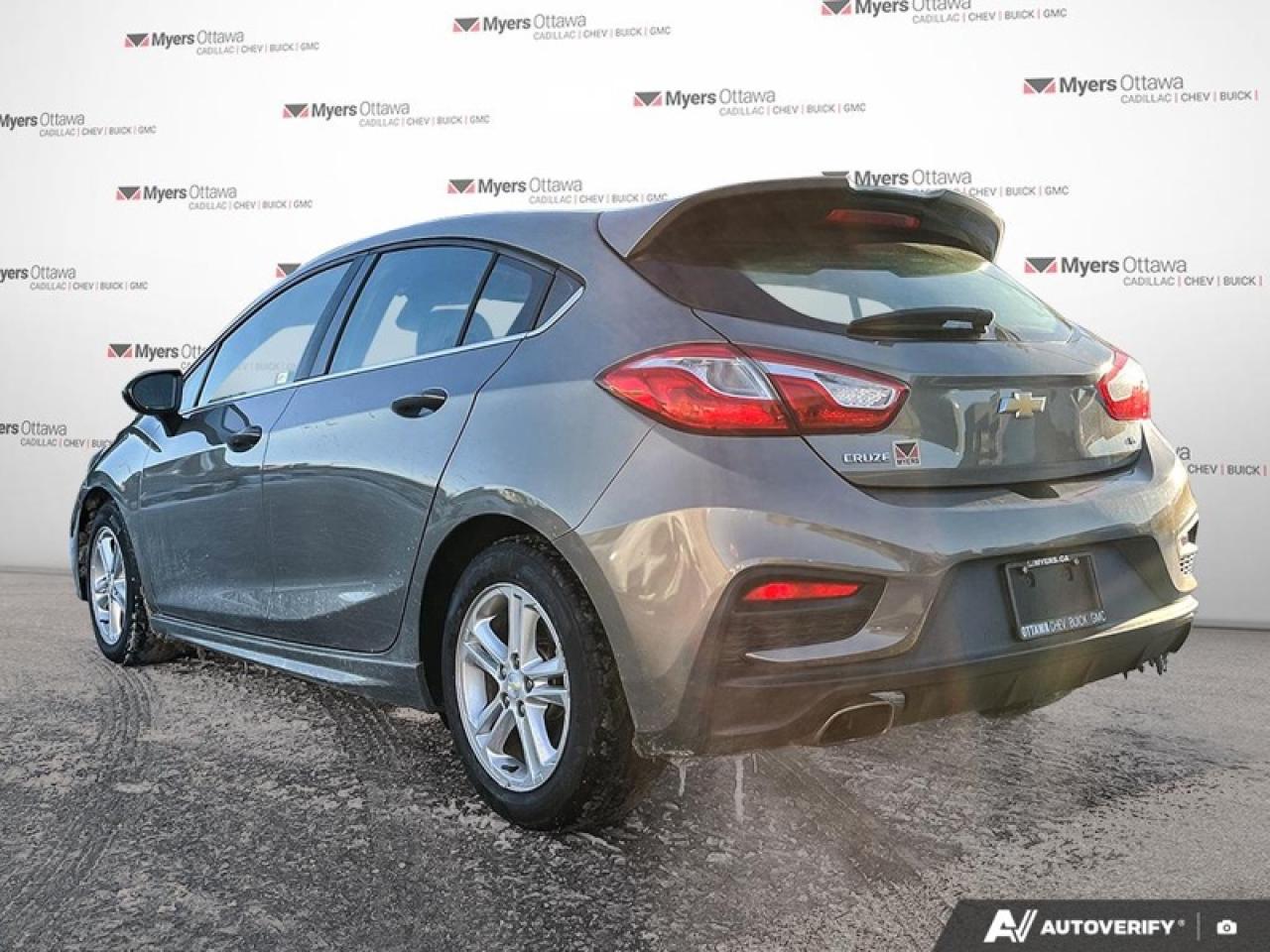 2017 Chevrolet Cruze LT RS  RS, HATCH, AUTO, REAR VISION Photo3