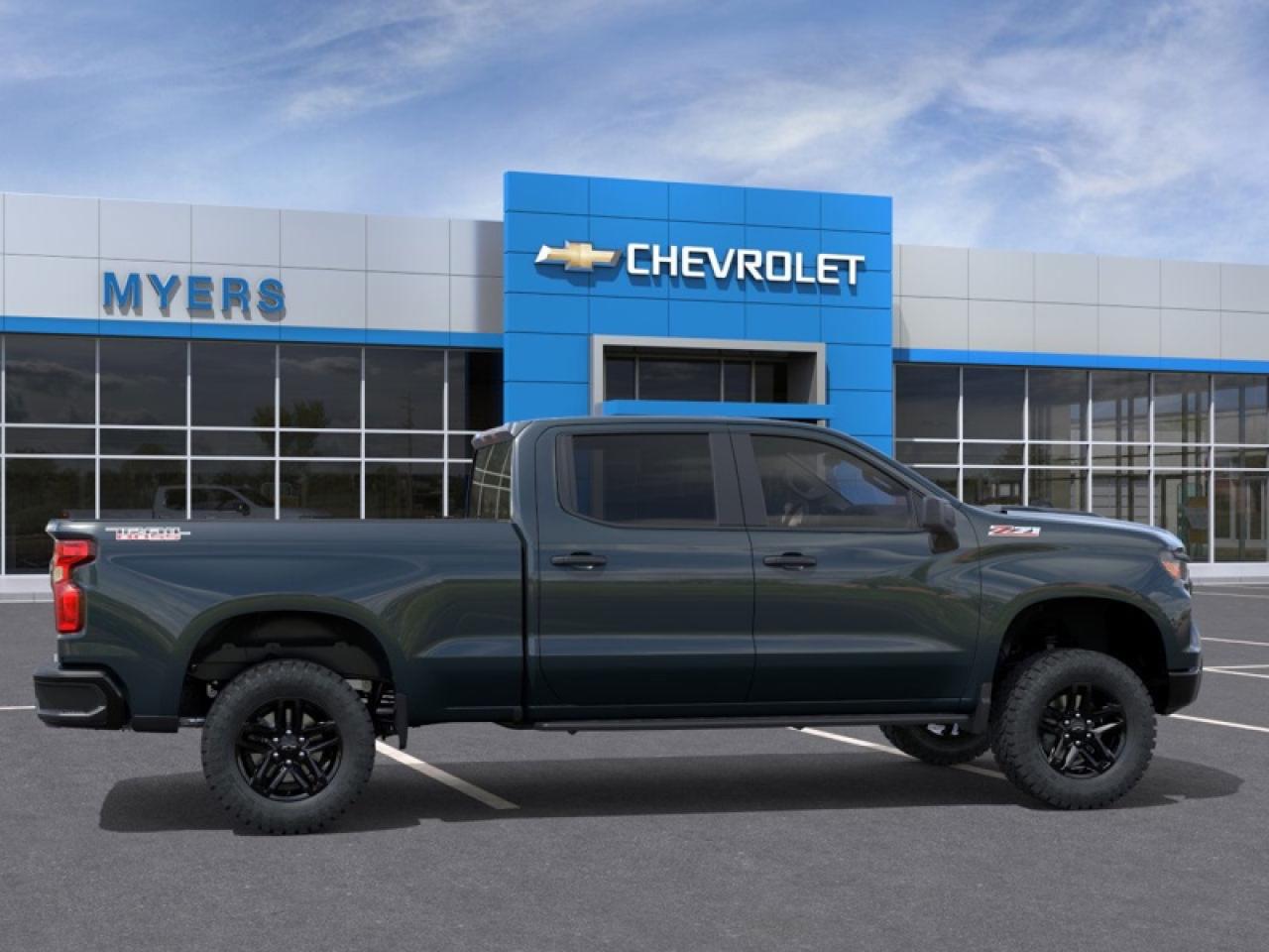 2026 Chevrolet Silverado 1500 Custom Trail Boss  CX TRAILBOSS CREW! 5.3 V8, STEPS AND TONNEAU COVER Photo4