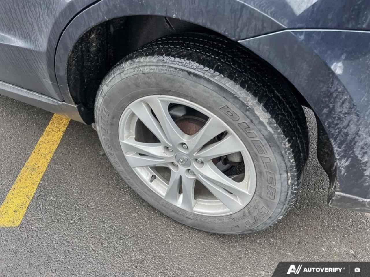 2011 Hyundai Santa Fe GL Premium  GL, AWD, REAR CAMERA, KEYLESS Photo