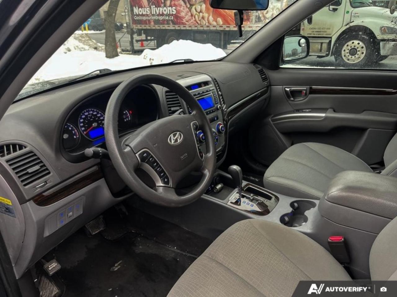 2011 Hyundai Santa Fe GL Premium  GL, AWD, REAR CAMERA, KEYLESS Photo