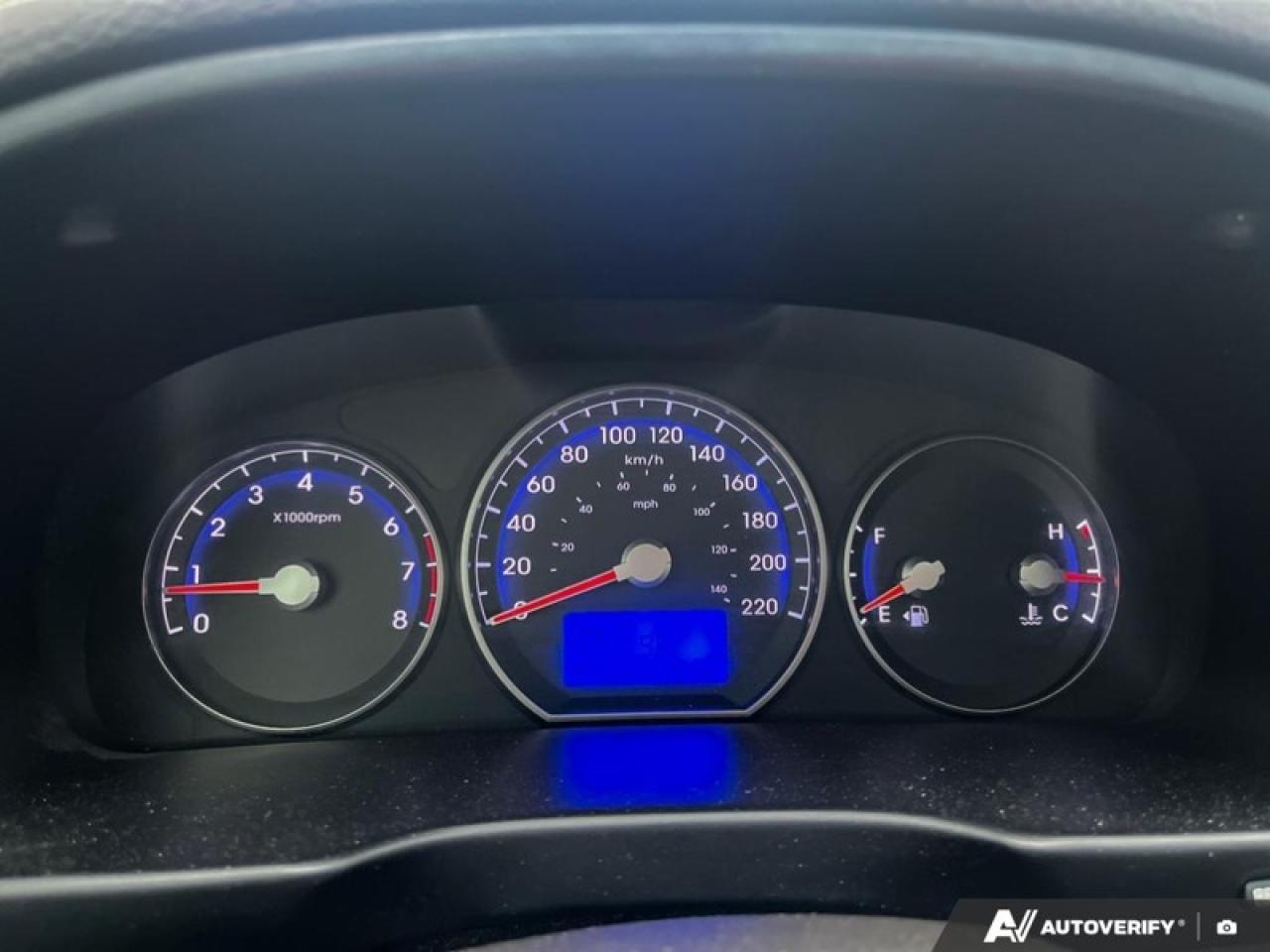 2011 Hyundai Santa Fe GL Premium  GL, AWD, REAR CAMERA, KEYLESS Photo