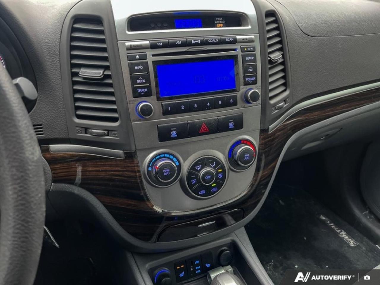 2011 Hyundai Santa Fe GL Premium  GL, AWD, REAR CAMERA, KEYLESS Photo