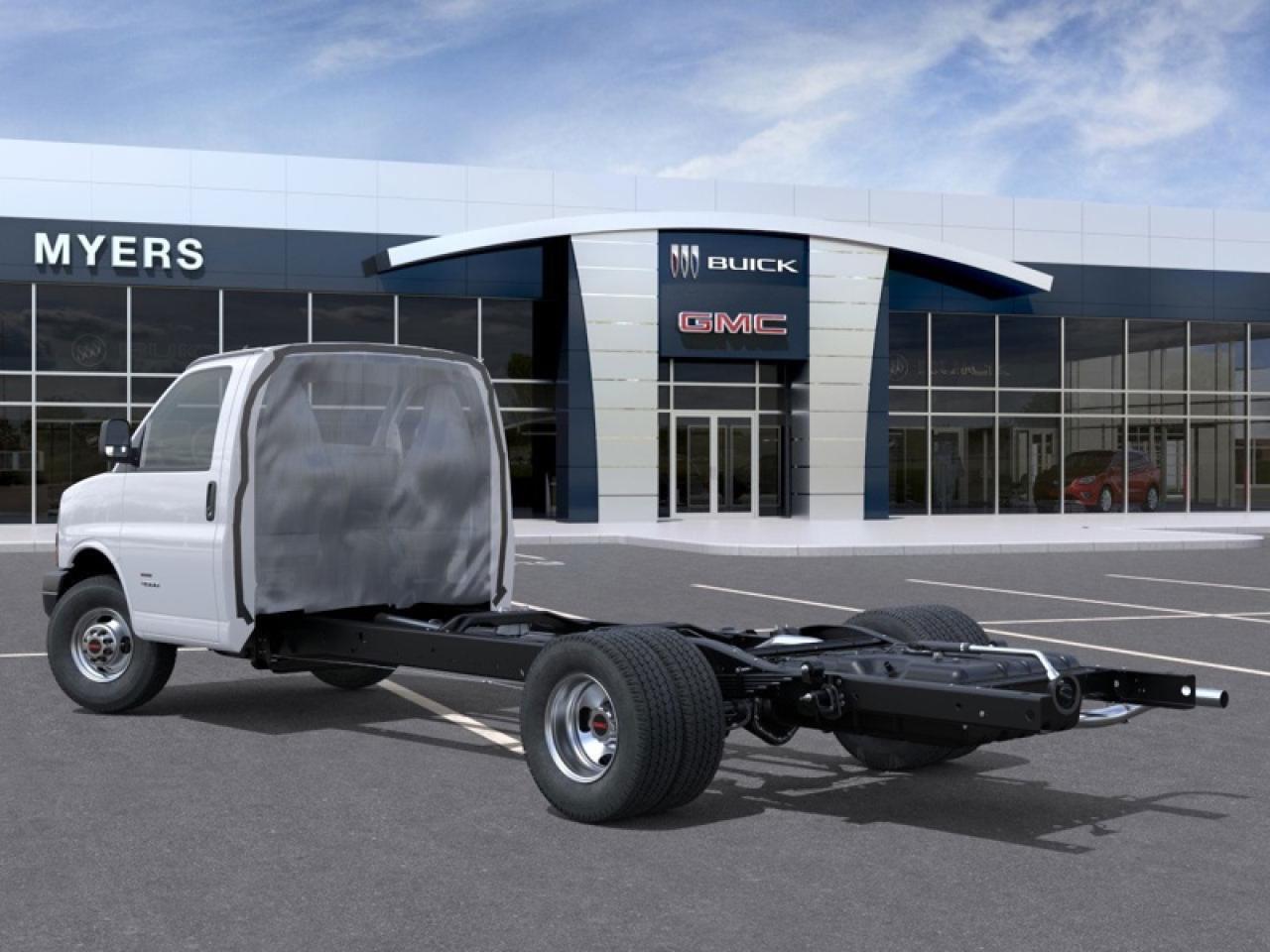 2025 GMC Savana Commercial Cutaway 177  SAVANA CUTAWAY 177" W/B 6.6 GAS 16" CUBE Photo2