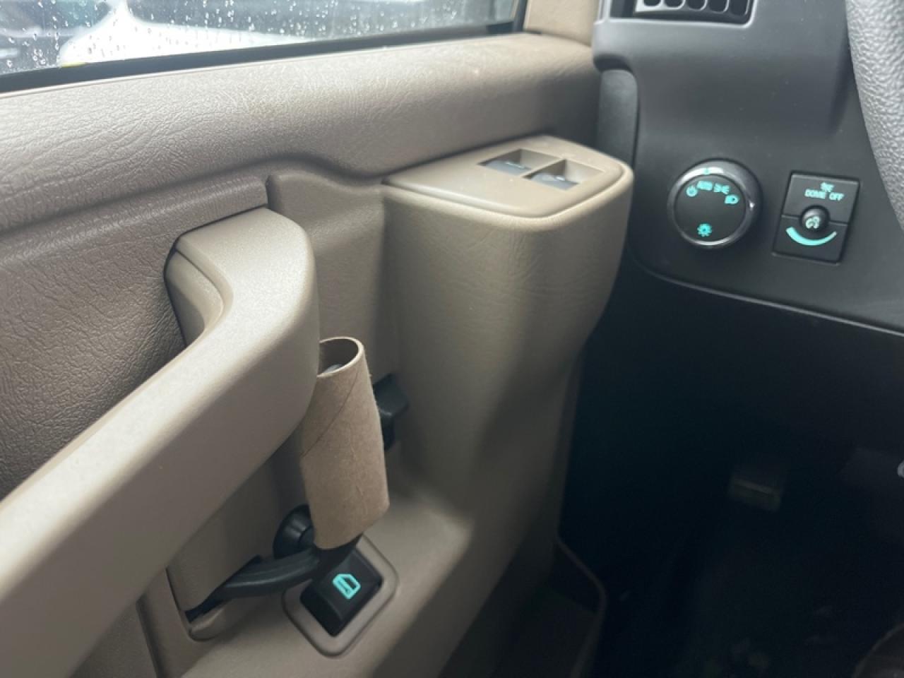 2025 GMC Savana Commercial Cutaway 177  SAVANA CUTAWAY 177" W/B 6.6 GAS 16" CUBE Photo