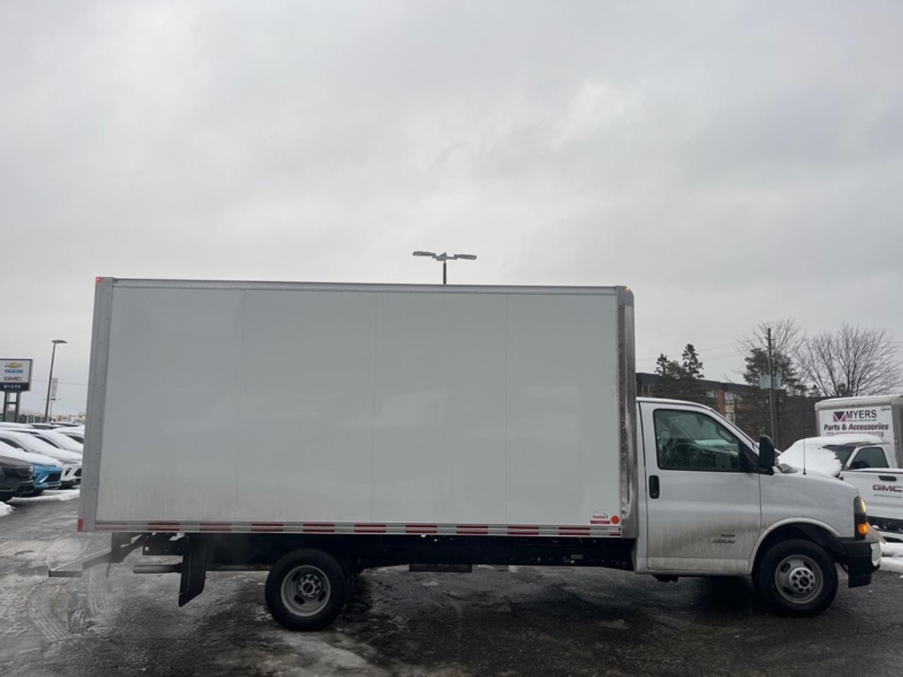 2025 GMC Savana Commercial Cutaway 177  SAVANA CUTAWAY 177" W/B 6.6 GAS 16" CUBE Photo