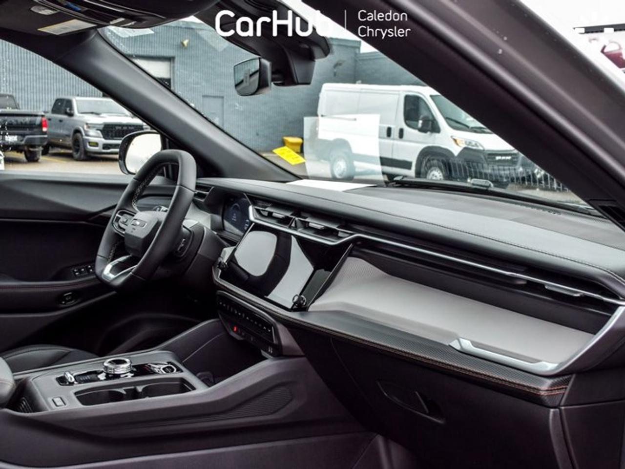 2026 Jeep Cherokee Limited 12.3" Display Pano Sunroof Blind Spot Heated front Seats Alloy Photo