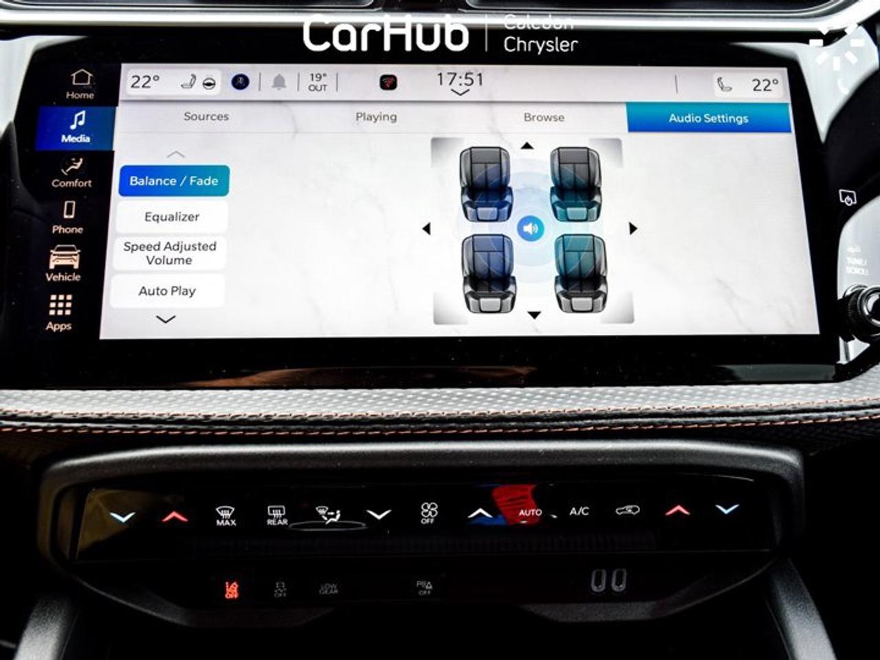 2026 Jeep Cherokee Limited 12.3" Display Pano Sunroof Blind Spot Heated front Seats Alloy Photo
