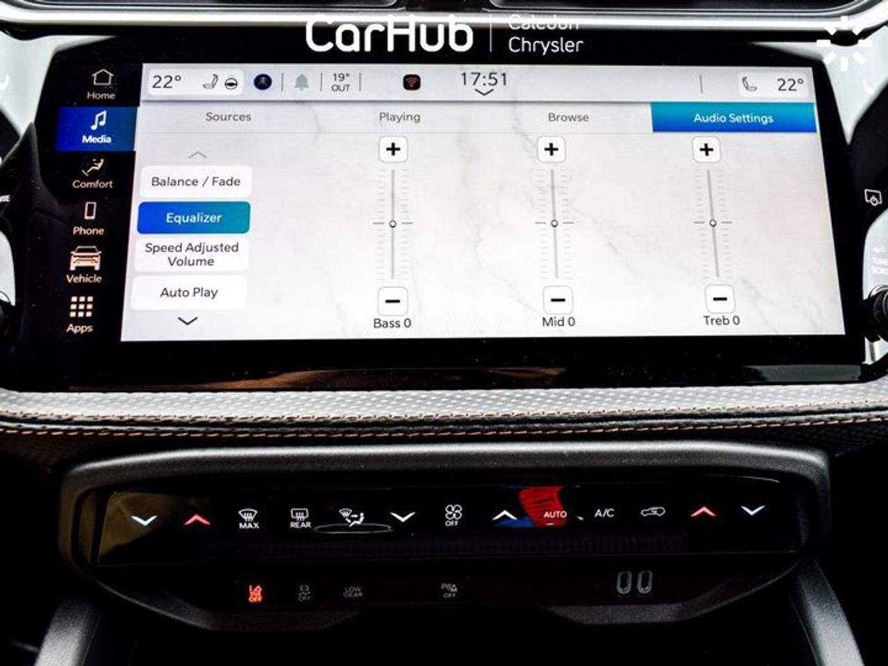 2026 Jeep Cherokee Limited 12.3" Display Pano Sunroof Blind Spot Heated front Seats Alloy Photo