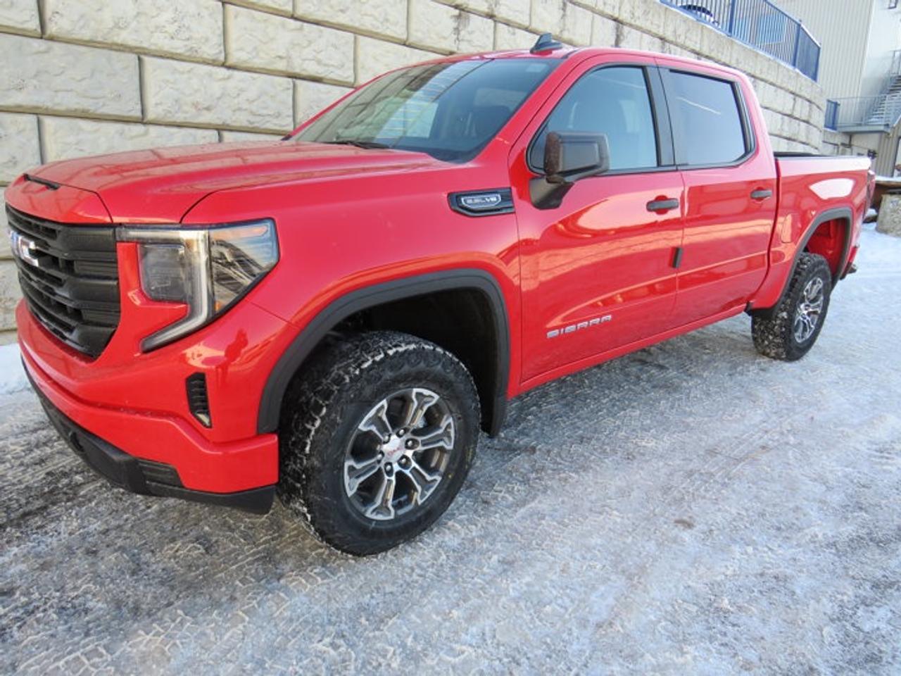 4WD Crew Cab 147 Pro, 10-Speed Automatic, Gas V8 5.3L/325