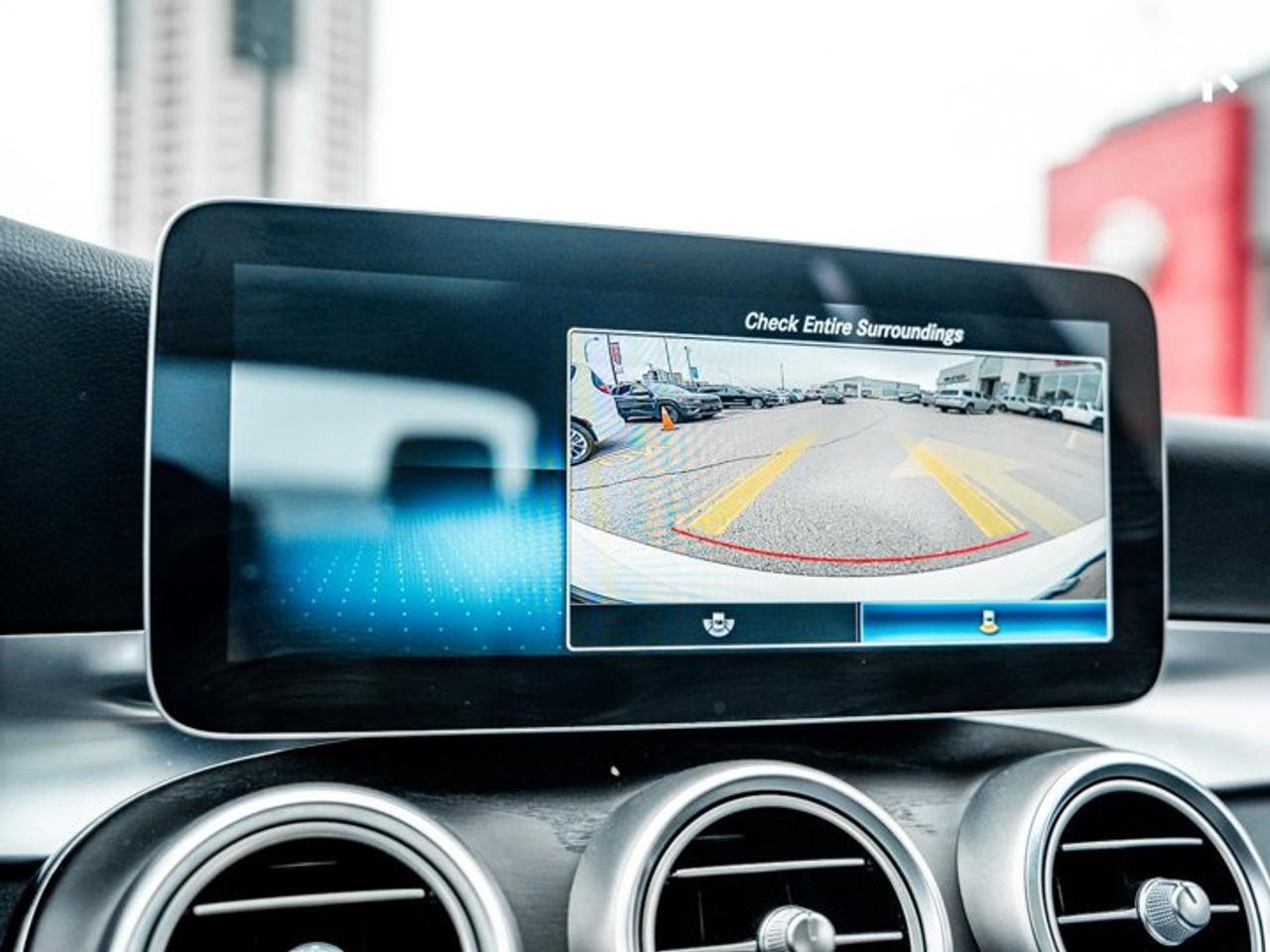 2019 Mercedes-Benz C-Class C 300 Sunroof AMG Package Navi Blind Spot Assist Photo