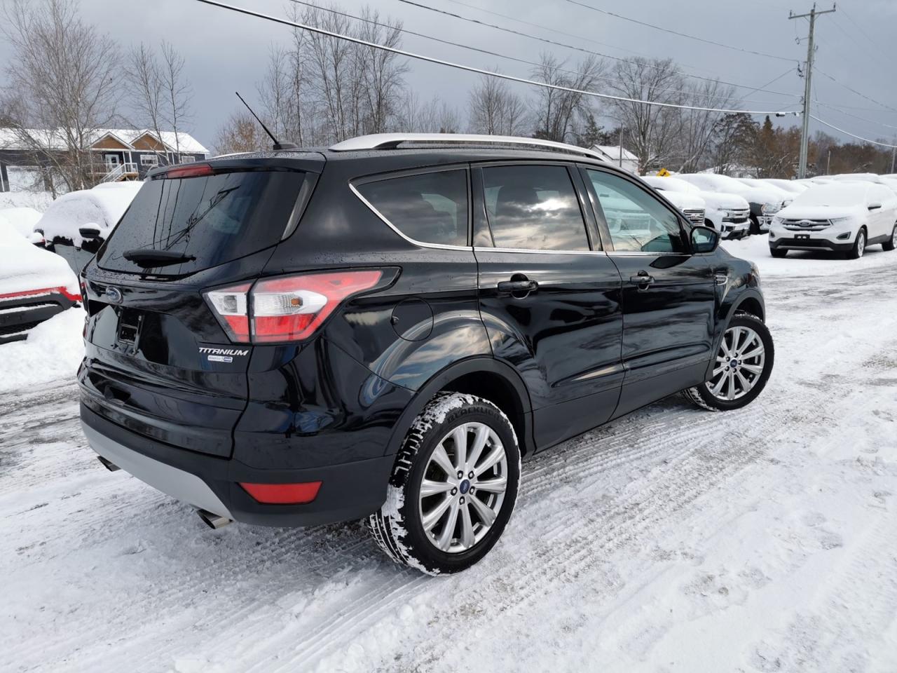 2017 Ford Escape Titanium Photo4