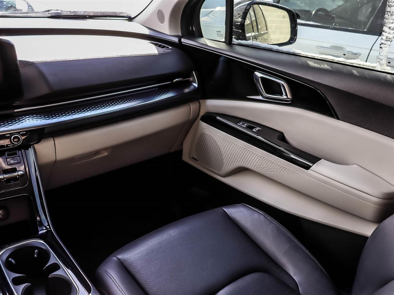 2022 Kia Carnival SX Photo