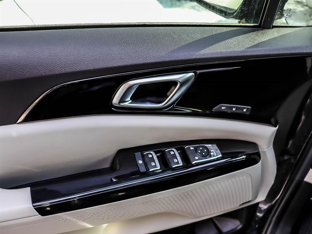 2022 Kia Carnival SX Photo