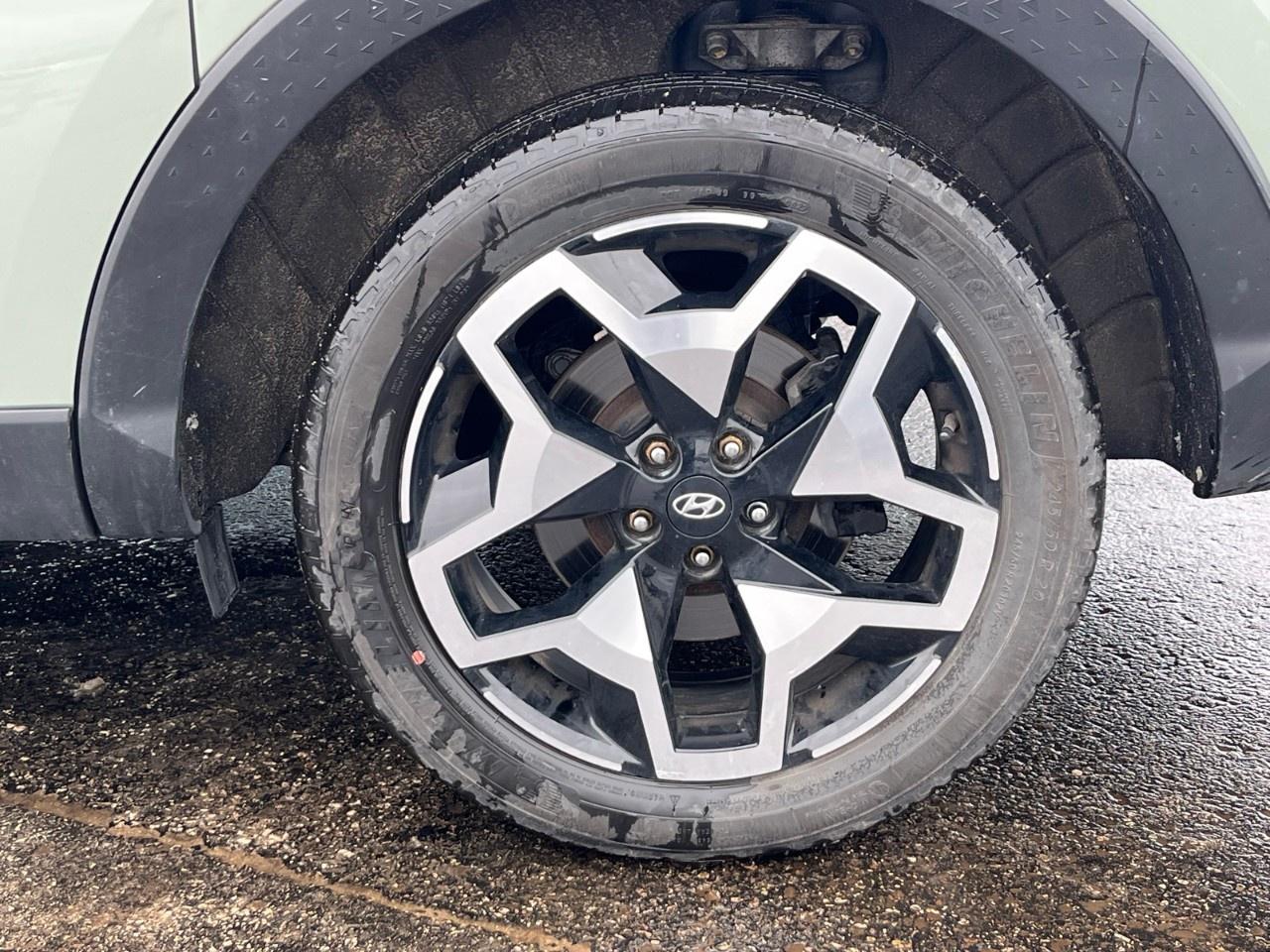 2022 Hyundai Santa Cruz Ultimate AWD w/Colour Pkg Photo3