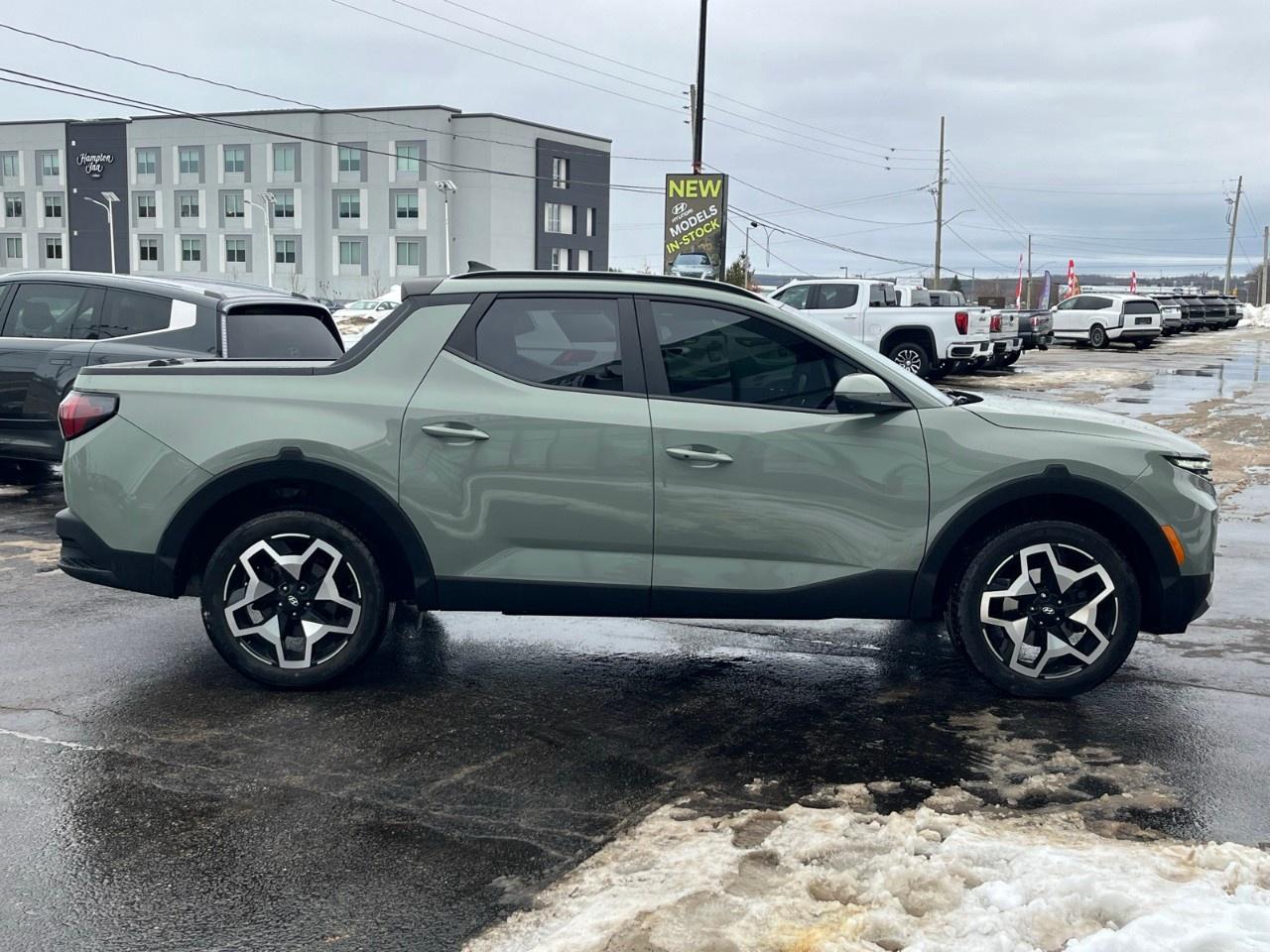 2022 Hyundai Santa Cruz Ultimate AWD w/Colour Pkg Photo