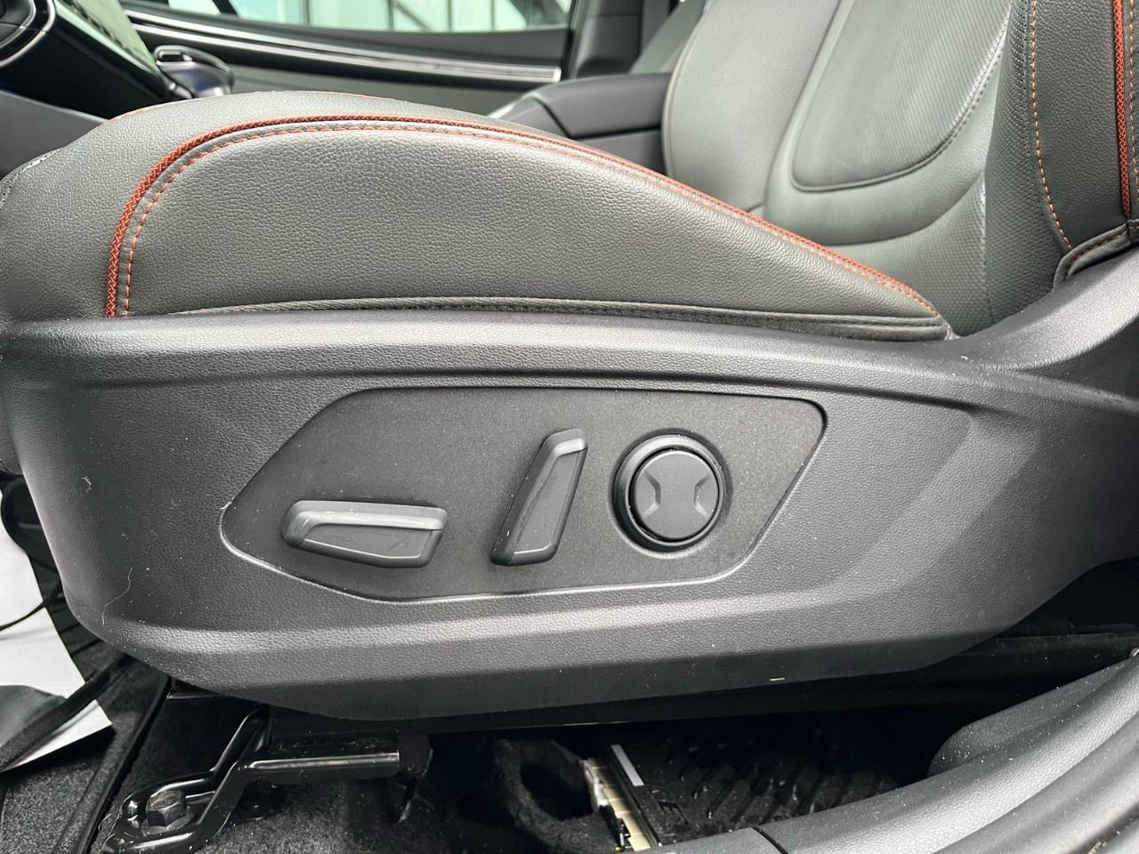 2022 Hyundai Santa Cruz Ultimate AWD w/Colour Pkg Photo