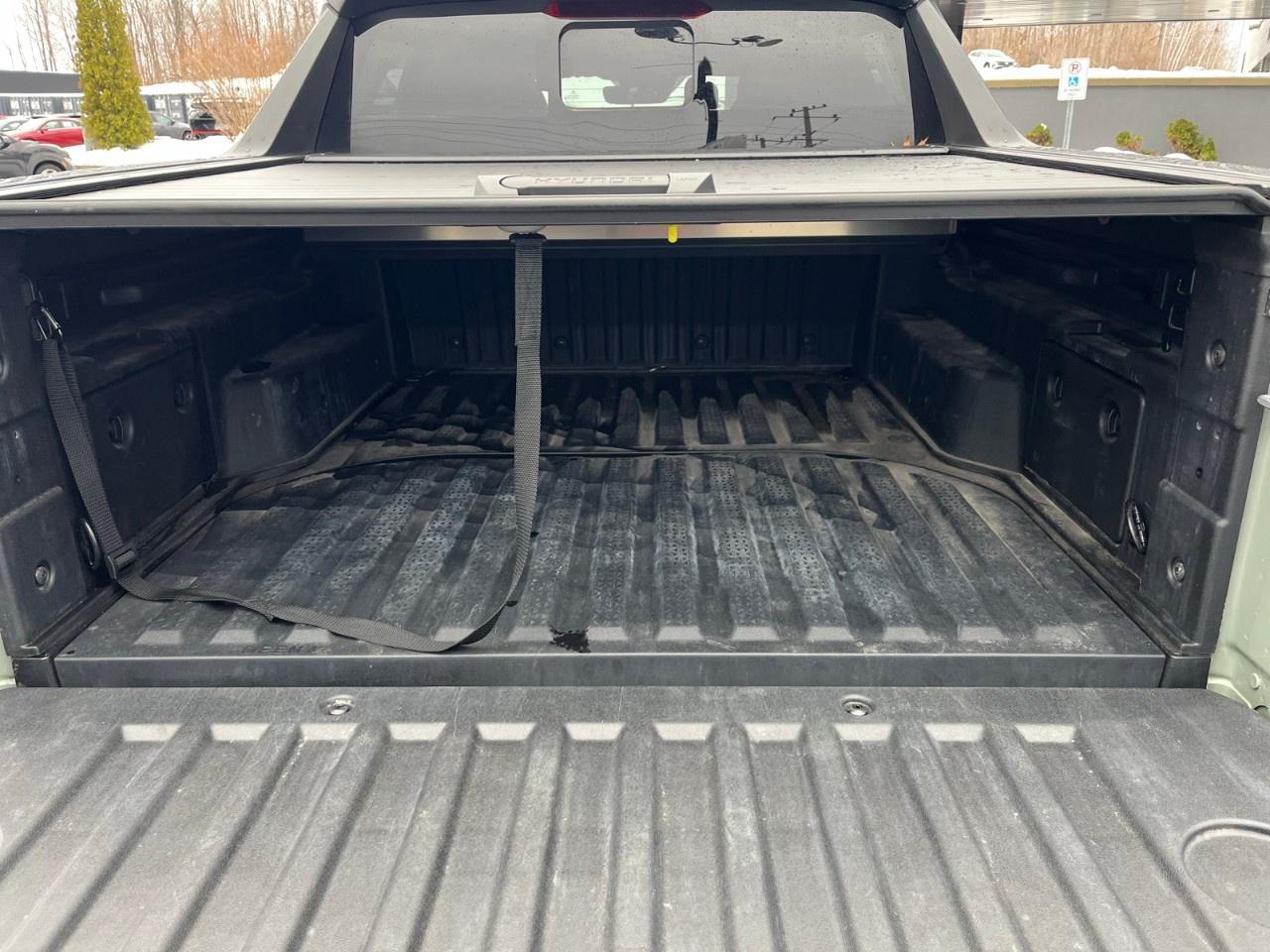 2022 Hyundai Santa Cruz Ultimate AWD w/Colour Pkg Photo