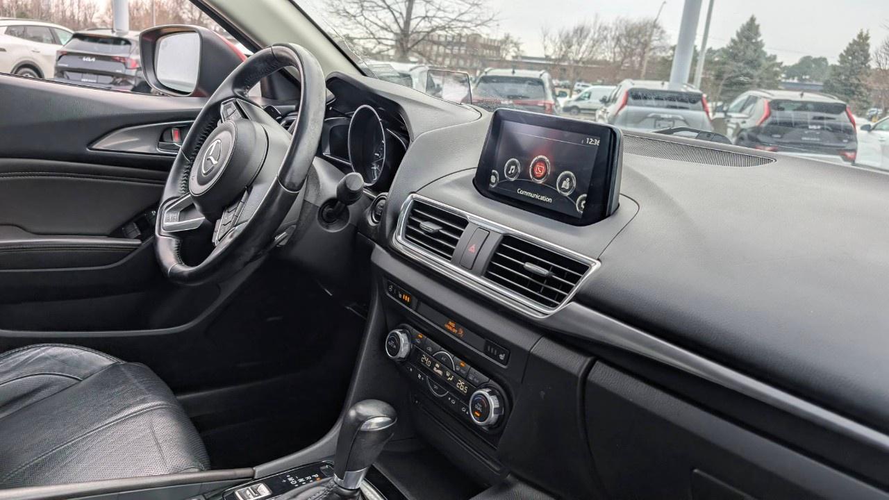 2018 Mazda MAZDA3 GT AUTO Photo